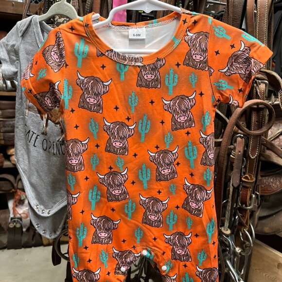 6-9 mos Baby boy’s outfits